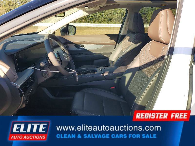 Used 2025 Nissan Murano Platinum w/ Cargo Package image 13