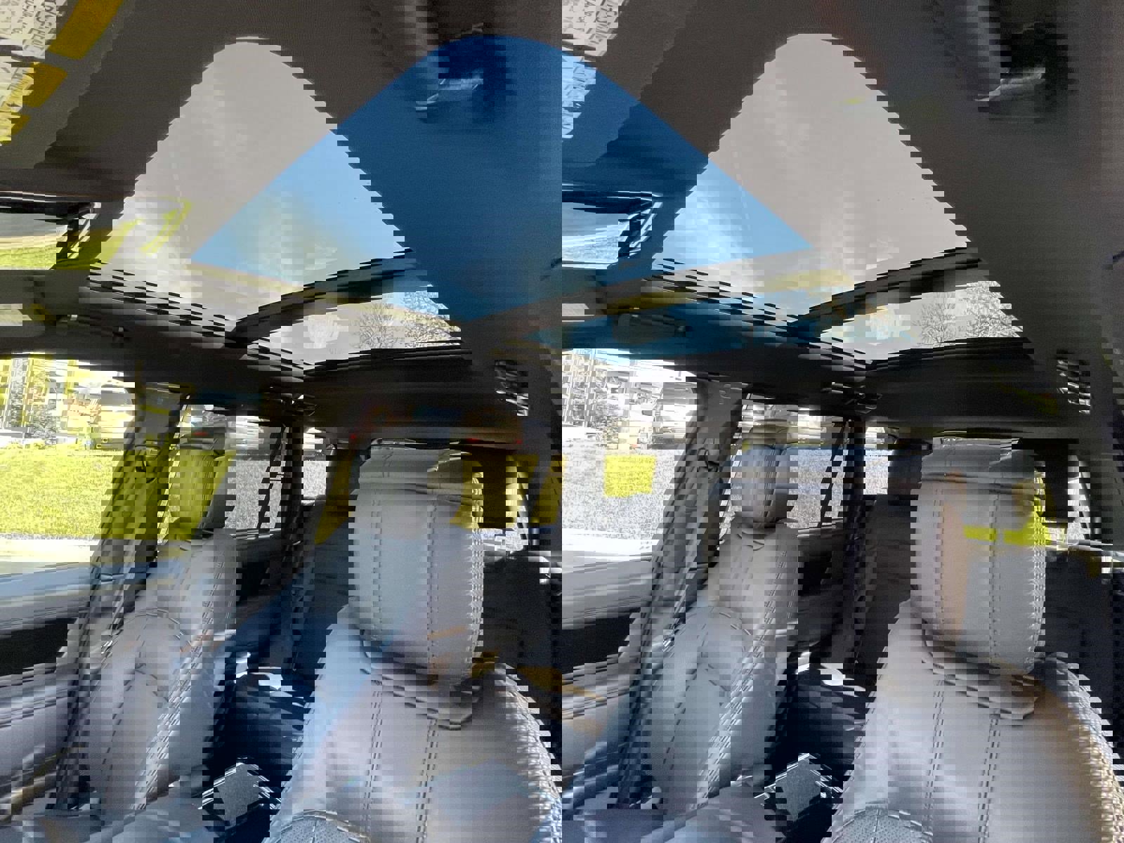 Used 2020 Land Rover Range Rover Long Wheelbase HSE image 17