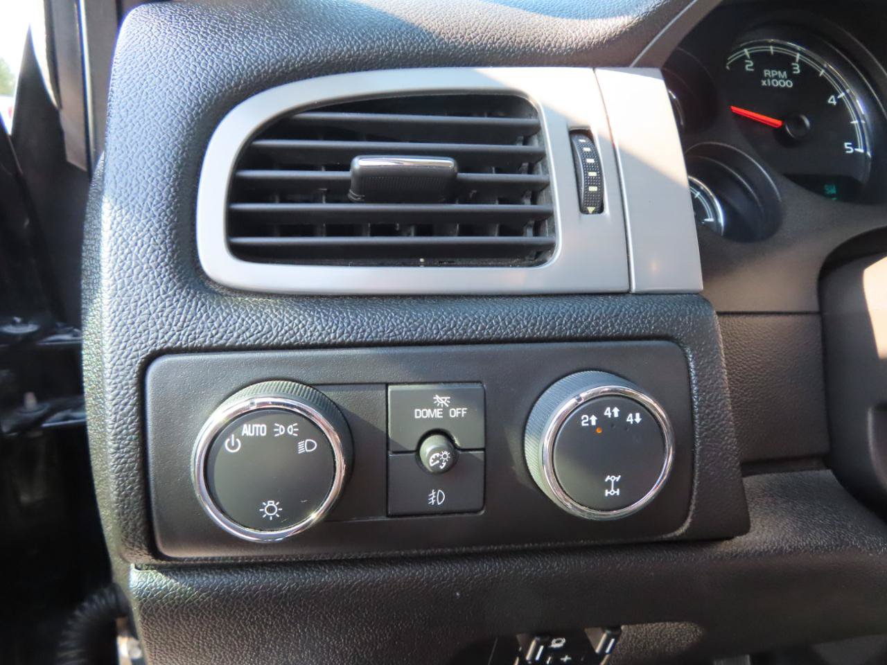 Used 2014 Chevrolet Silverado 3500 LTZ w/ LTZ Plus Package AWD/4WD image 25