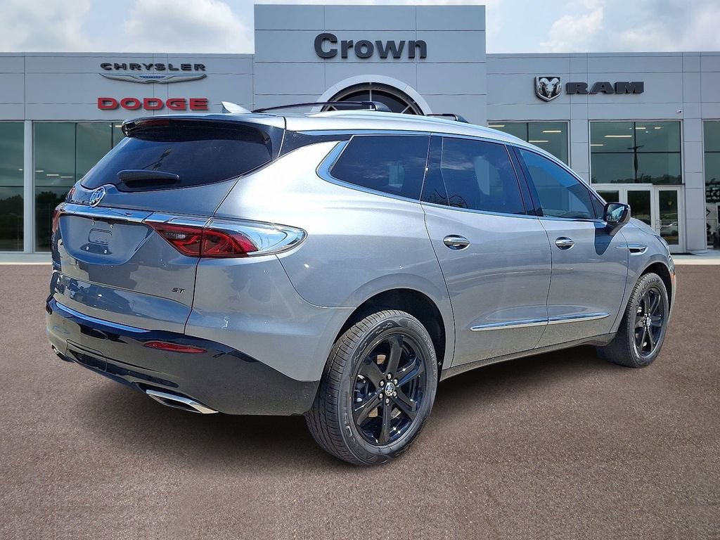 Used 2023 Buick Enclave Essence w/ Sport Touring Edition image 6
