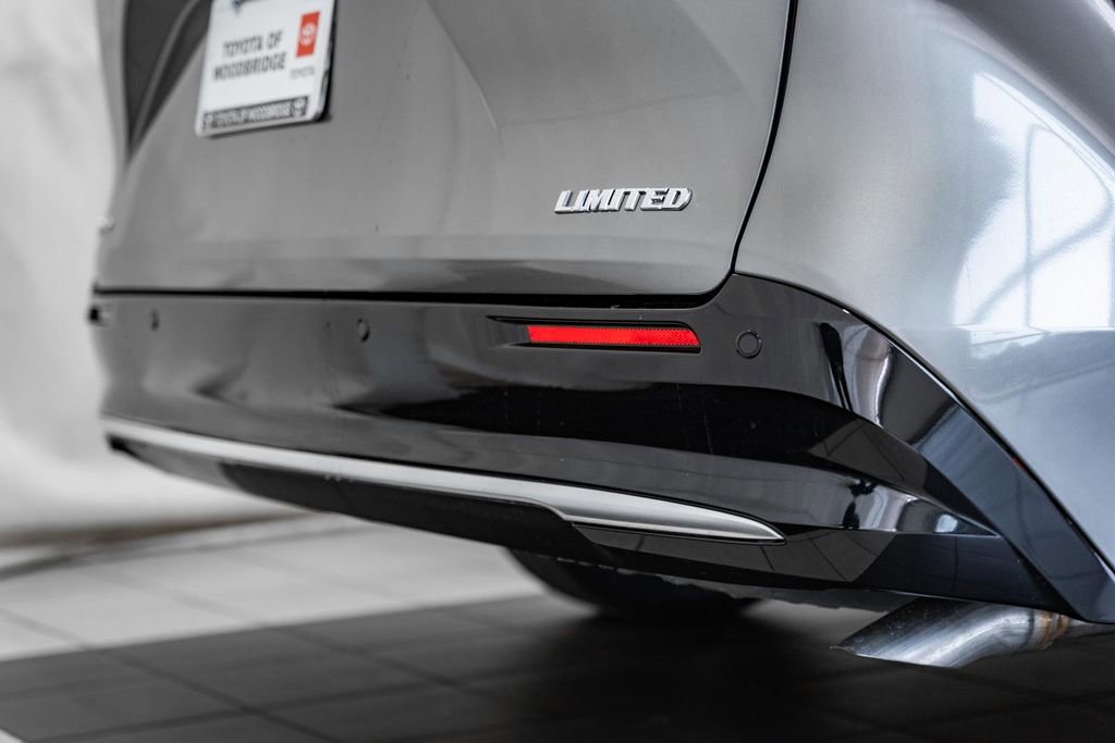 New 2026 Toyota Sienna Limited image 6