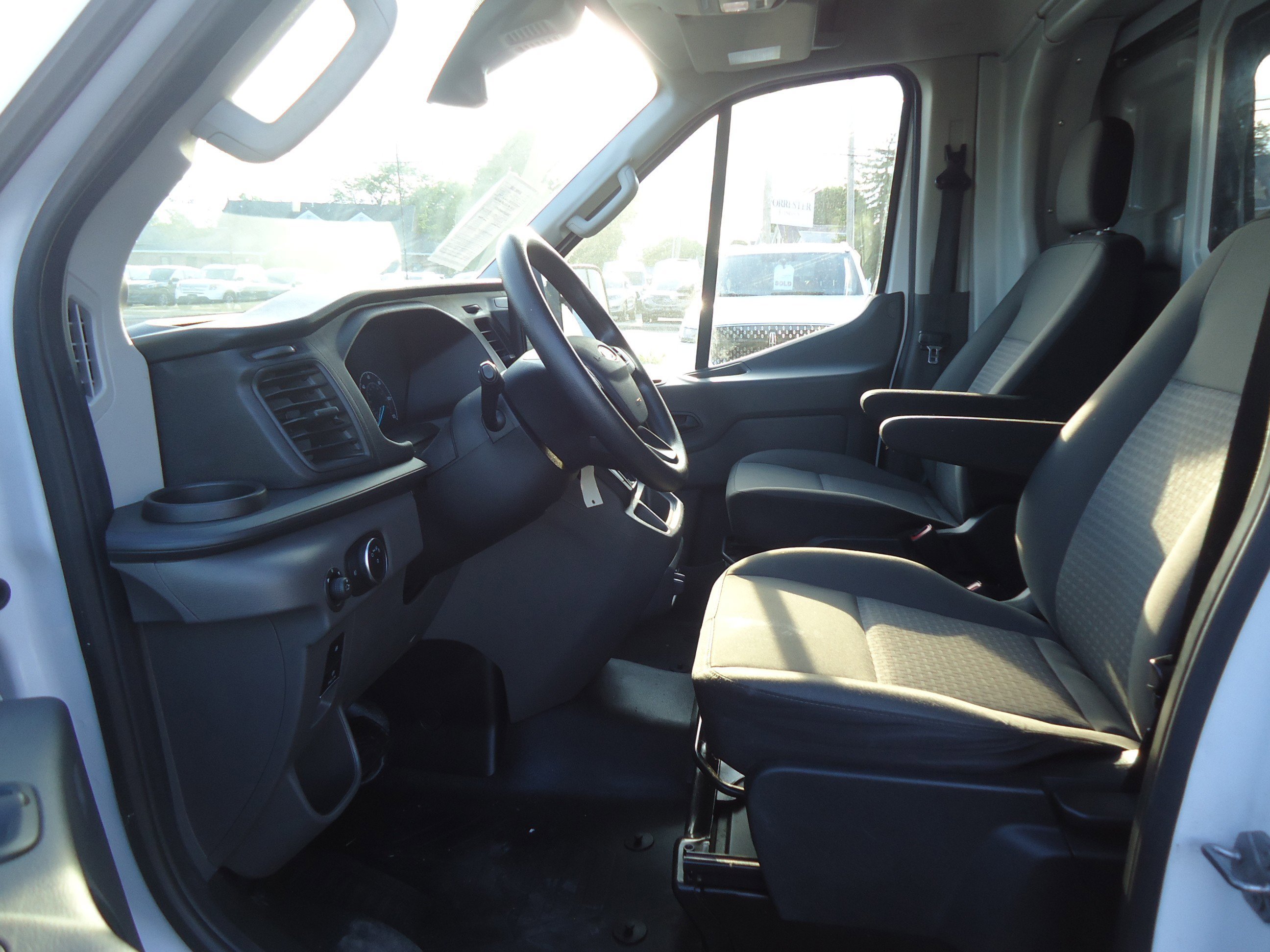 Used 2022 Ford Transit 350 w/ Interior Upgrade Package RWD image 24