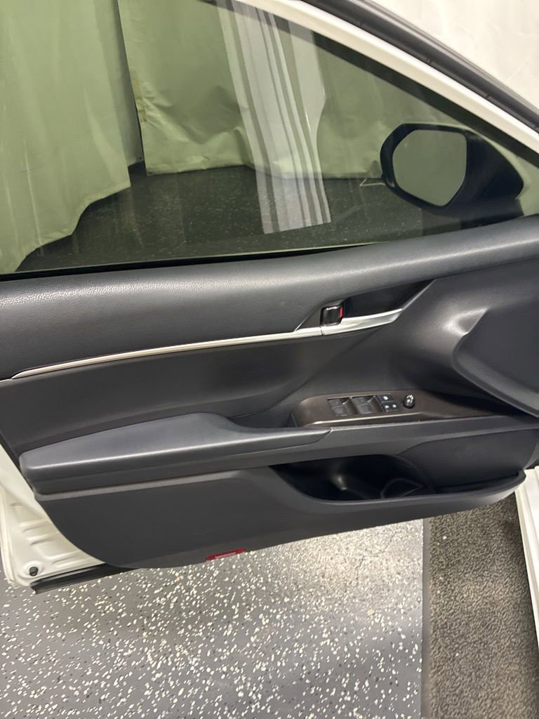 Used 2021 Toyota Camry SE image 13