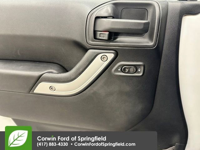 Used 2013 Jeep Wrangler Unlimited Sahara w/ Connectivity Group image 30