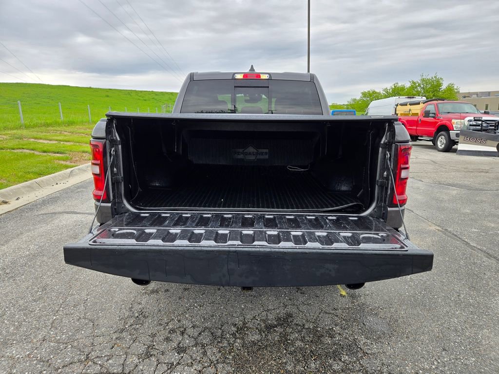 Used 2025 RAM 1500 Big Horn AWD/4WD image 32