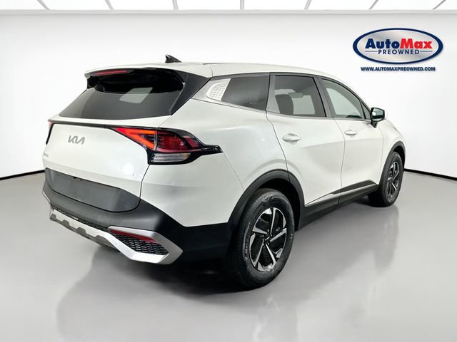 Used 2023 Kia Sportage LX image 2