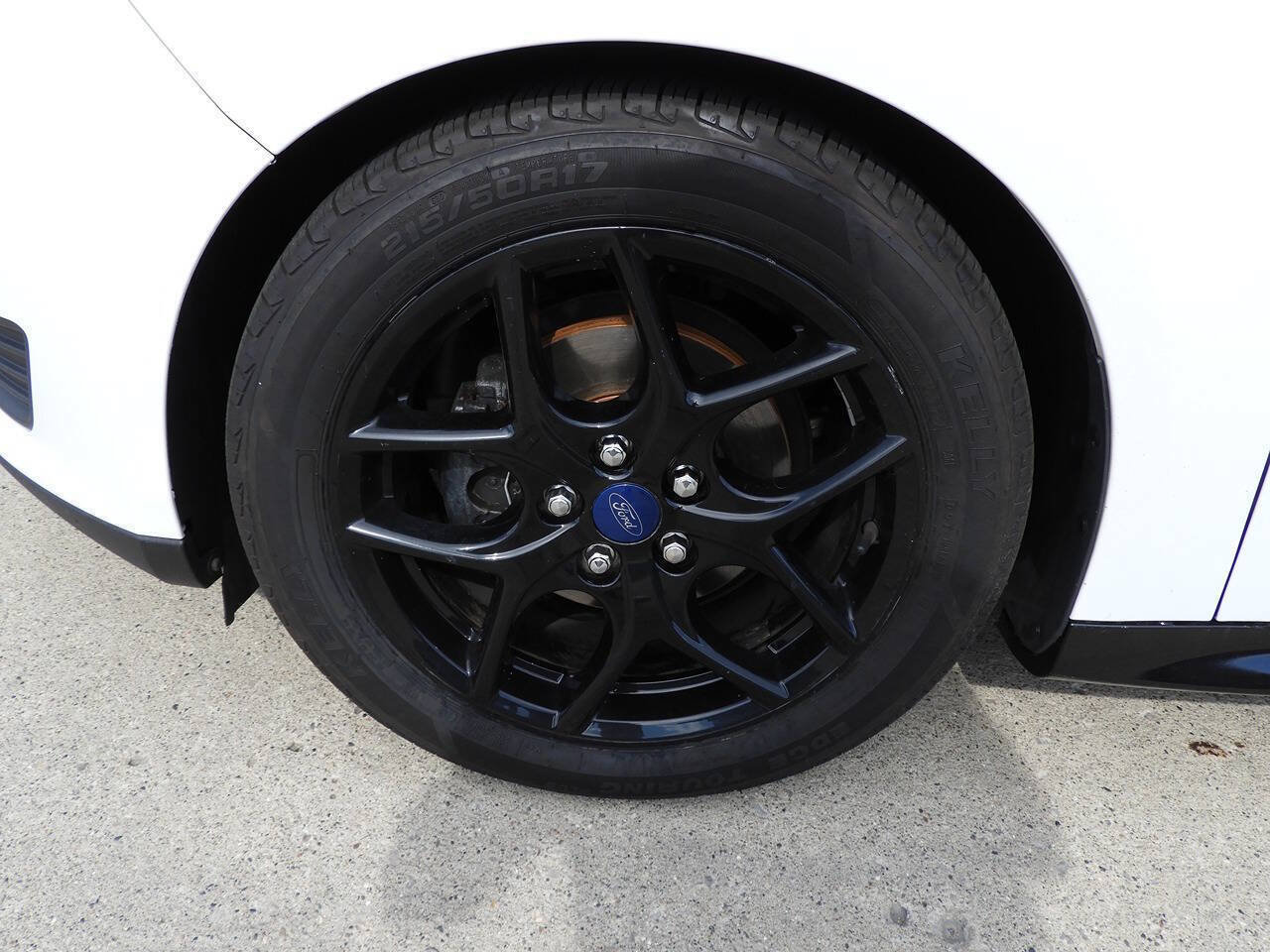 Used 2018 Ford Focus SE w/ Cold Weather Package FWD image 12