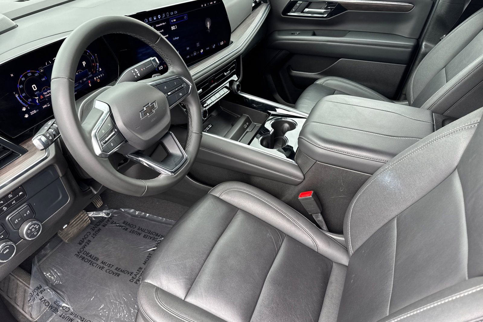 Used 2025 Chevrolet Suburban Z71 AWD/4WD image 11