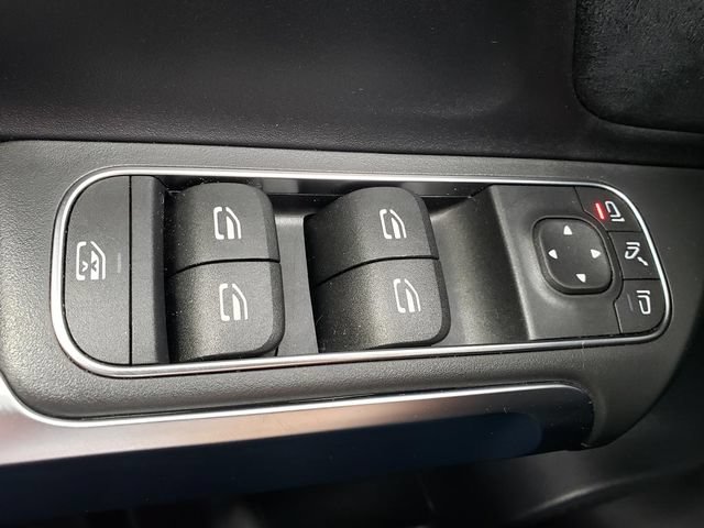 Certified 2023 Mercedes-Benz GLB 250 4MATIC image 28