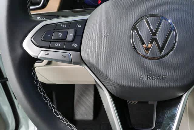 Certified 2025 Volkswagen Atlas SE FWD image 10