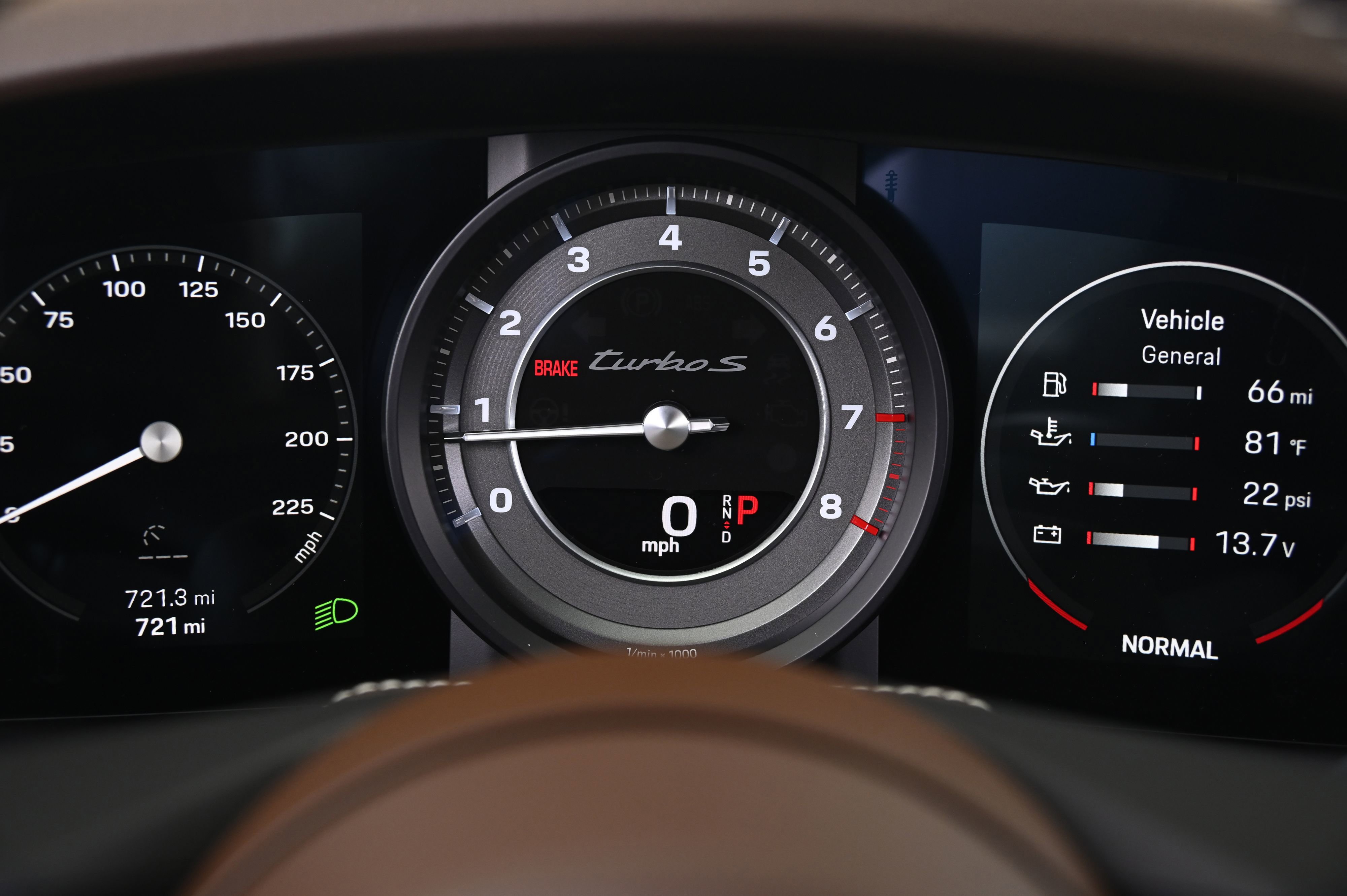 Used 2025 Porsche 911 Turbo image 32