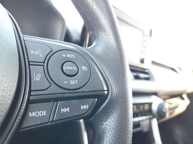 Used 2021 Toyota RAV4 XLE w/ Convenience Package image 24