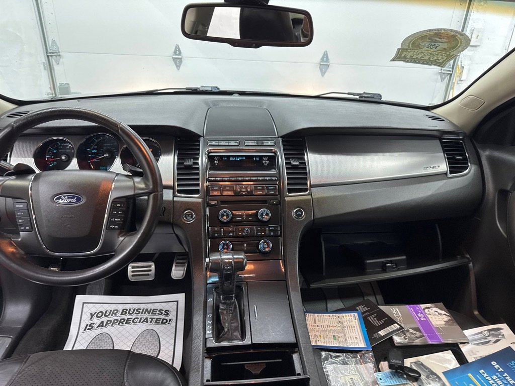 Used 2010 Ford Taurus SHO image 13