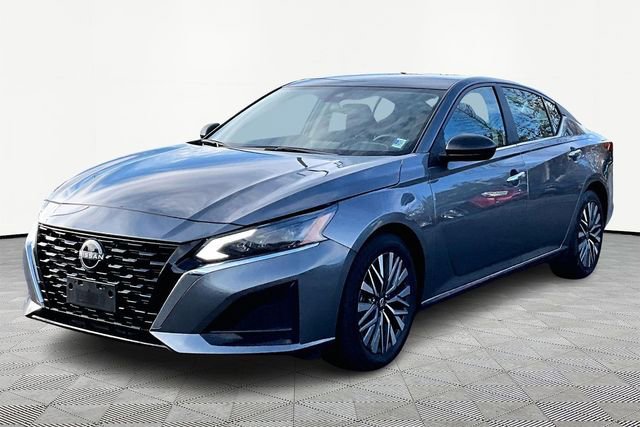 Used 2024 Nissan Altima 2.5 SV video 3