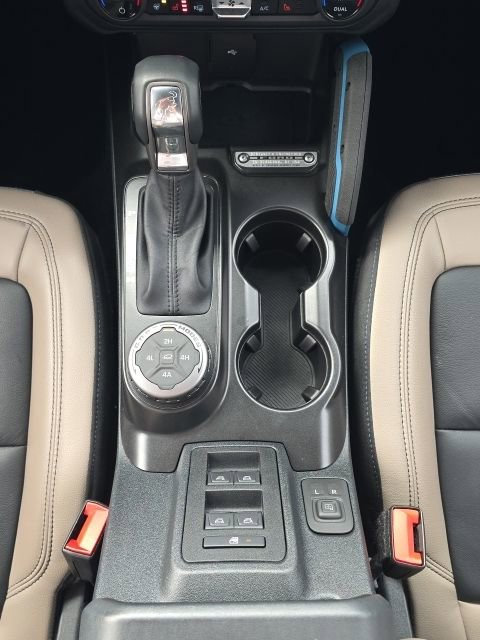 Used 2023 Ford Bronco Wildtrak image 36