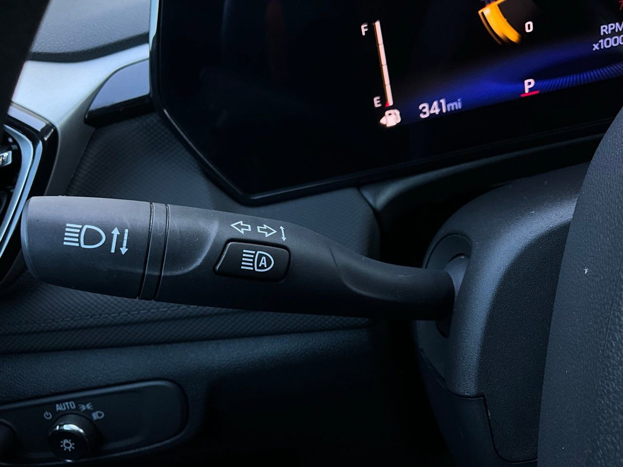 Used 2025 Chevrolet TrailBlazer LT image 32