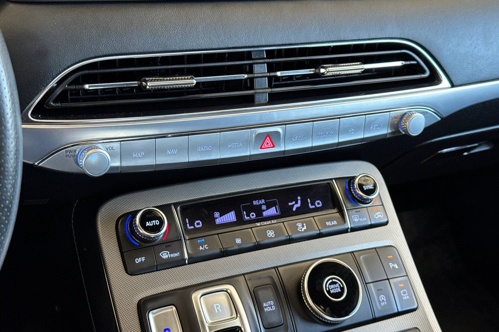 Used 2020 Hyundai Palisade Limited image 21