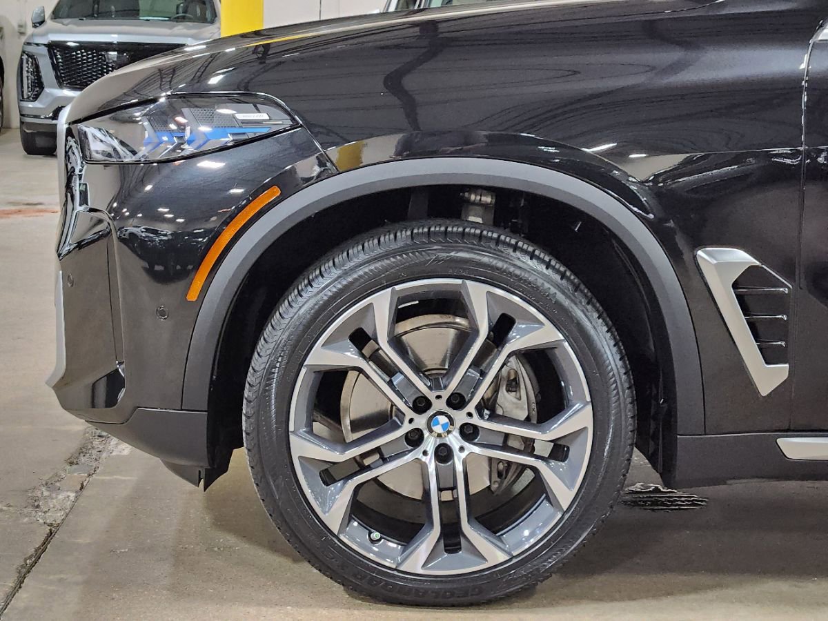Used 2024 BMW X5 xDrive40i w/ Premium Package AWD/4WD image 5