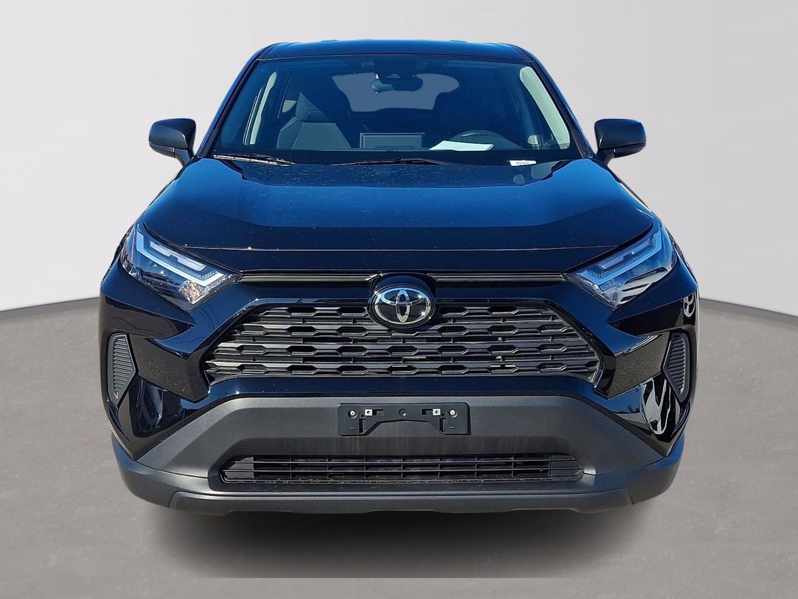 Used 2025 Toyota RAV4 LE AWD/4WD image 2