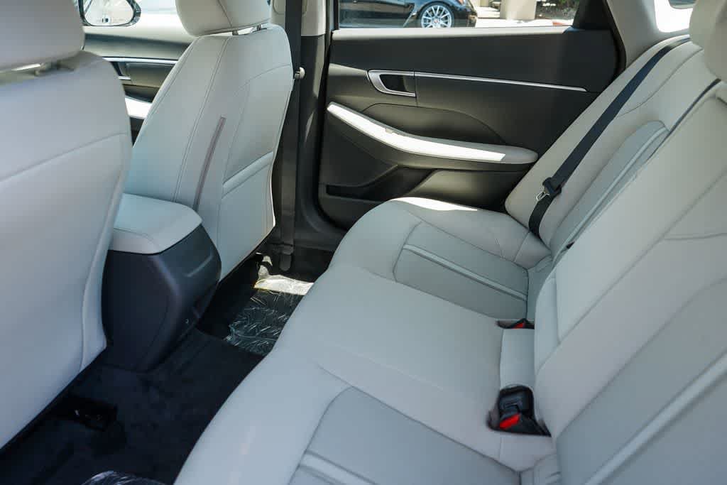New 2026 Hyundai Sonata SEL FWD image 17