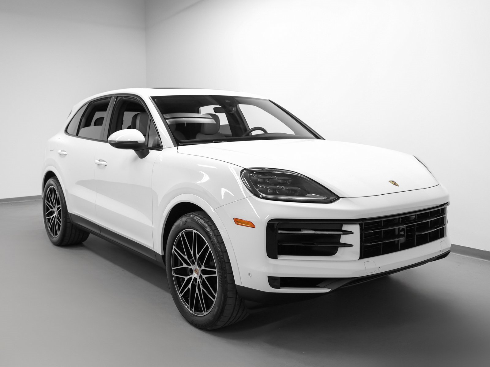 Used 2024 Porsche Cayenne image 10