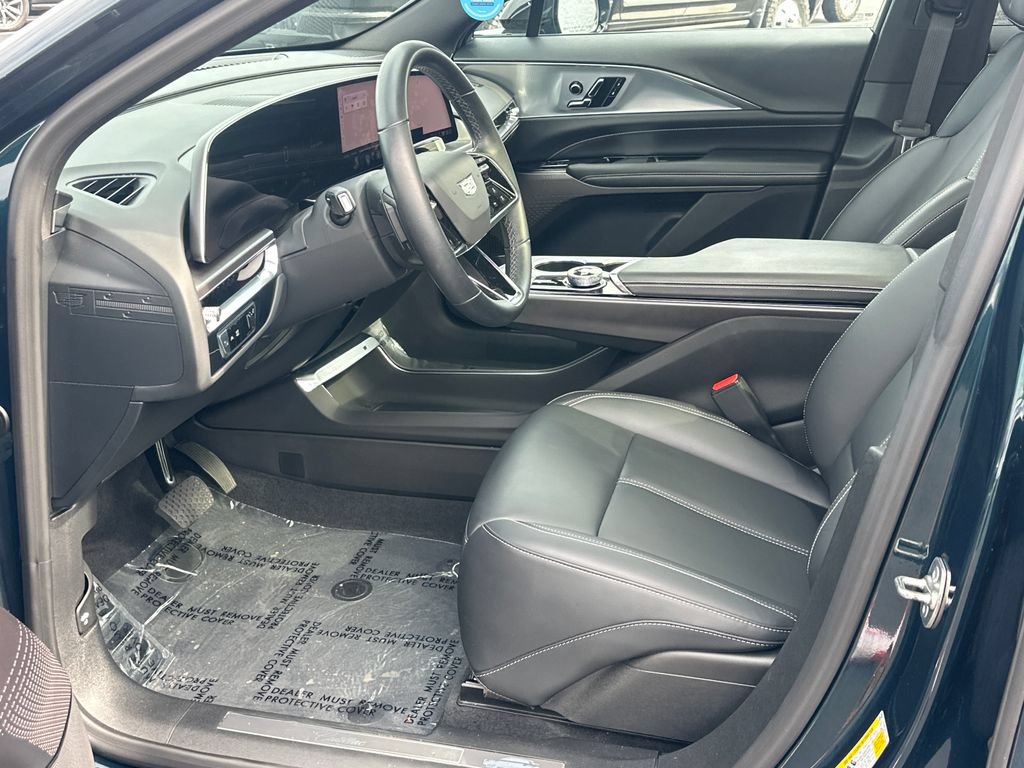 Used 2024 Cadillac Lyriq Tech AWD/4WD image 9
