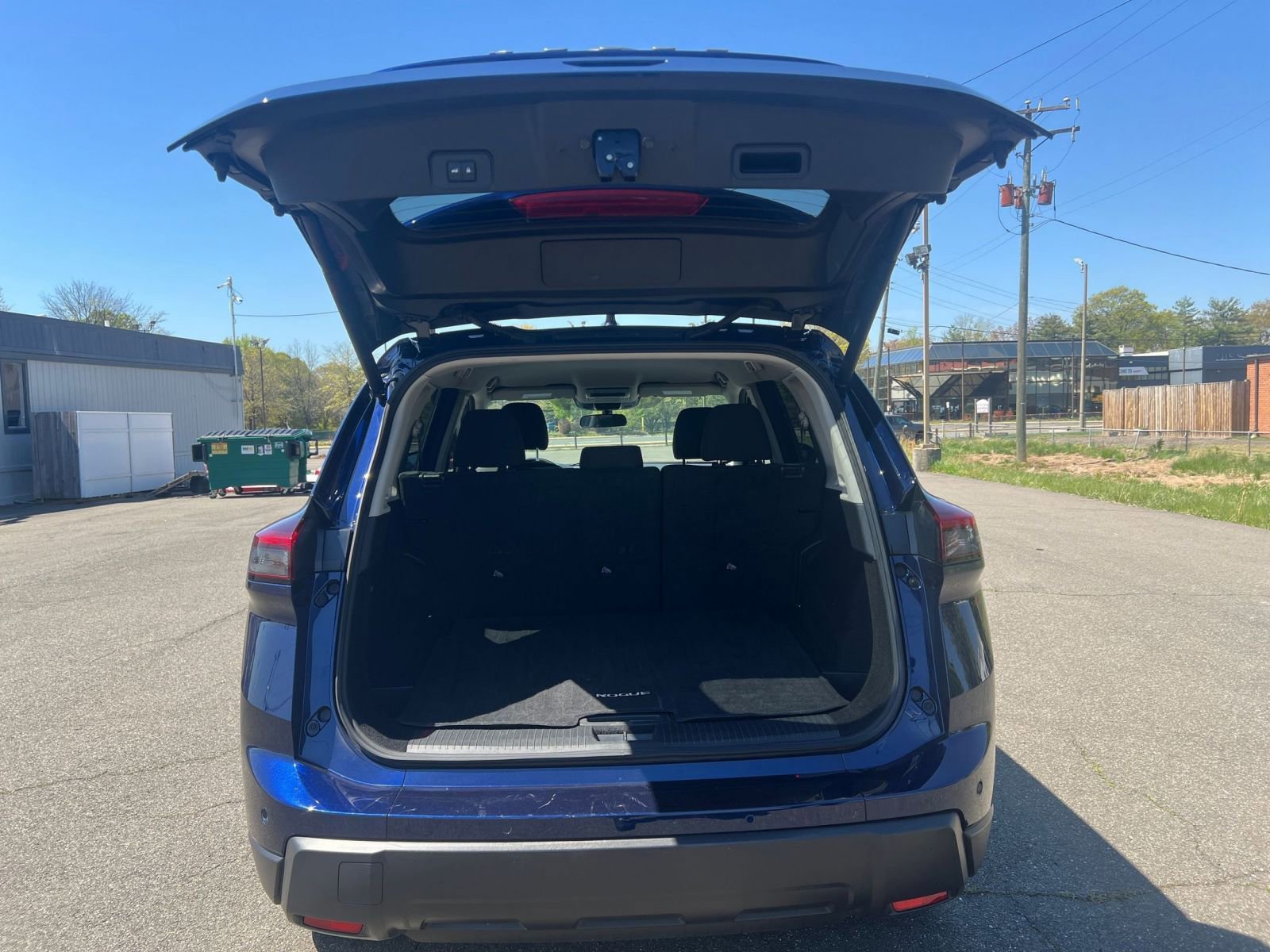 Used 2025 Nissan Rogue SV FWD image 33