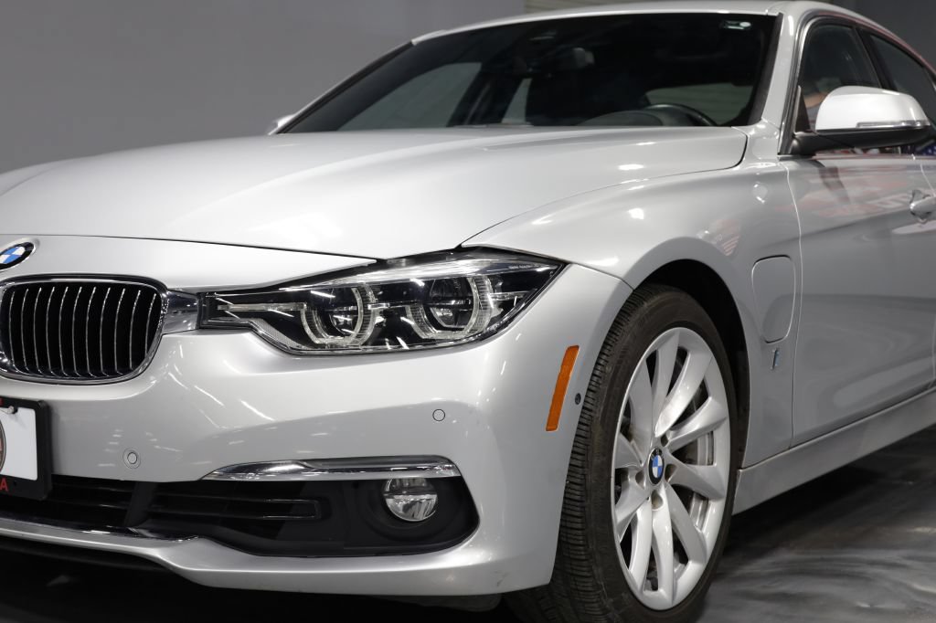 Used 2017 BMW 330e w/ Technology Package RWD image 37