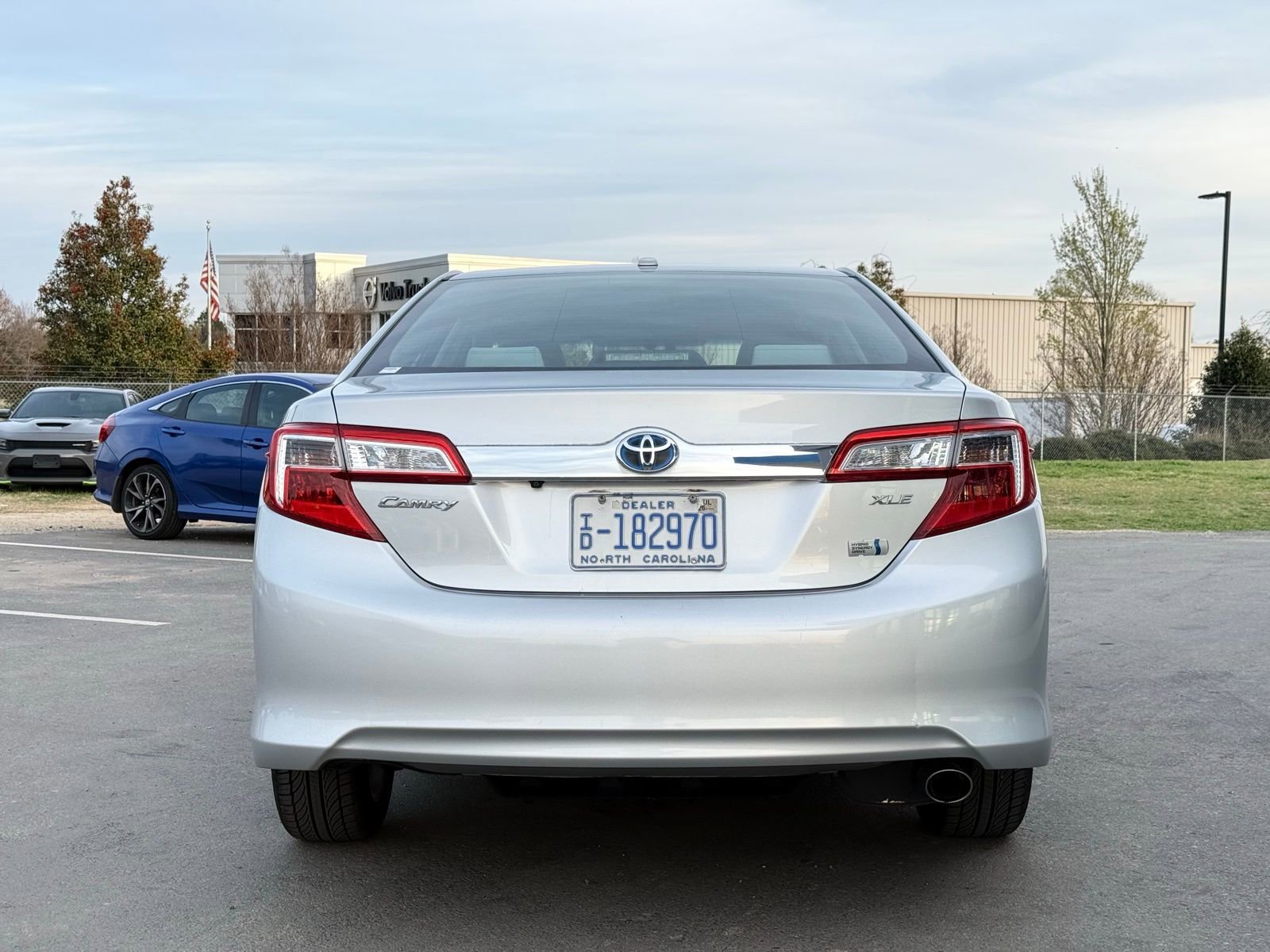 Used 2013 Toyota Camry XLE w/ Convenience Pkg image 8