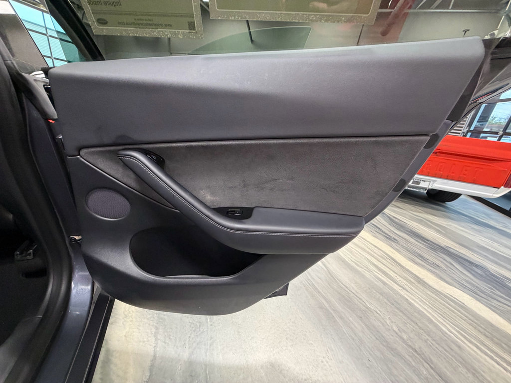 Used 2020 Tesla Model Y Long Range image 42