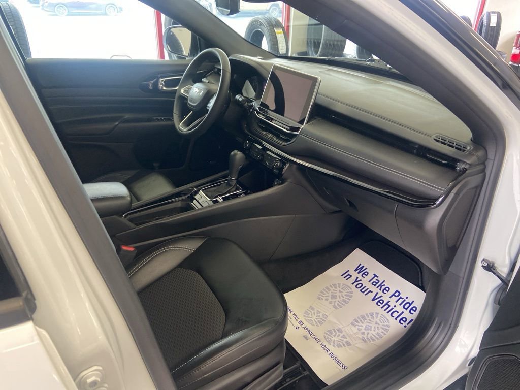 Used 2023 Jeep Compass Altitude w/ Sun and Sound Group image 19