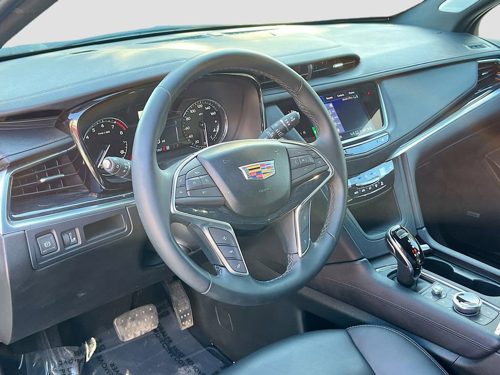 Used 2025 Cadillac XT5 Premium Luxury image 11