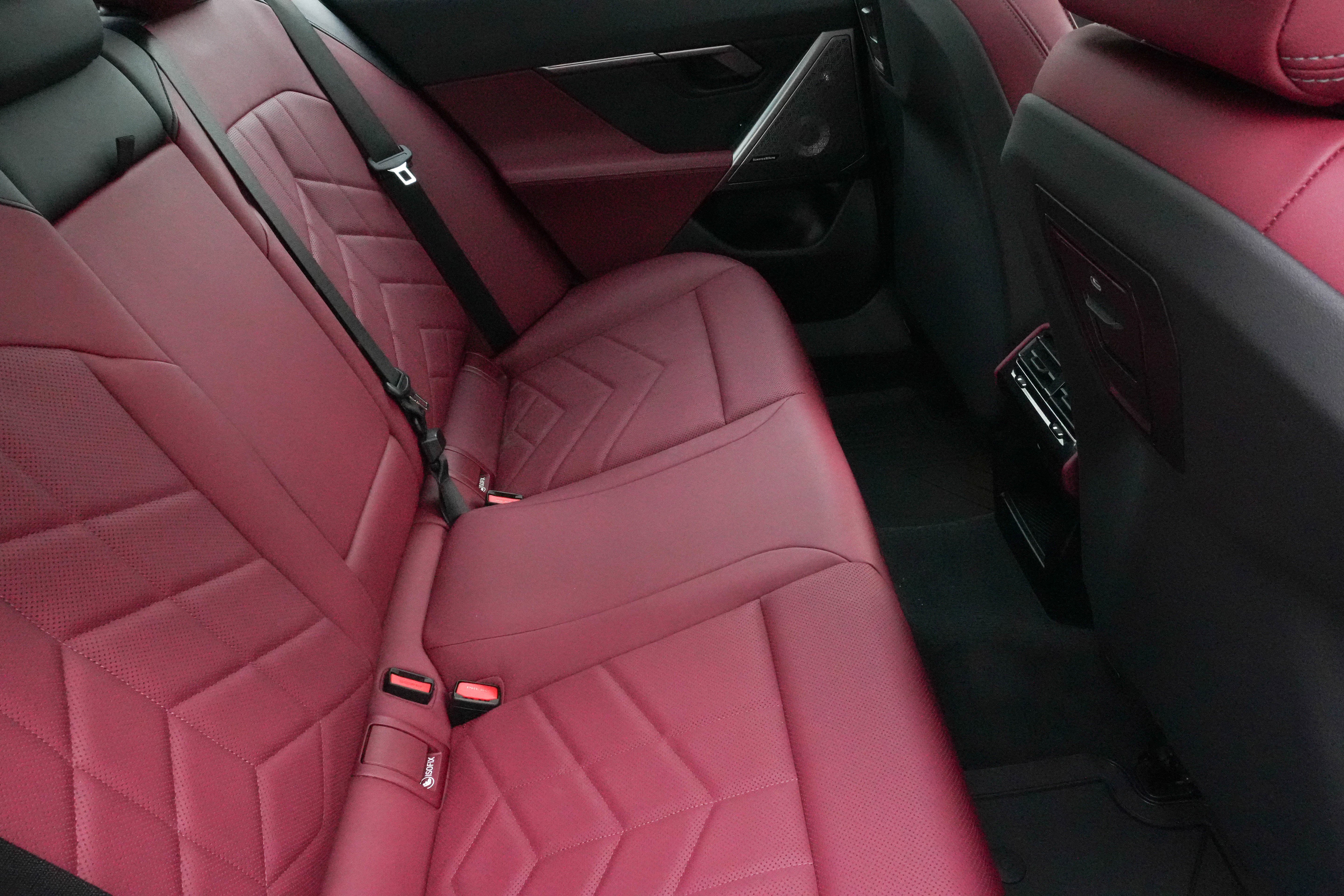 Certified 2024 BMW 530i w/ Premium Package image 38