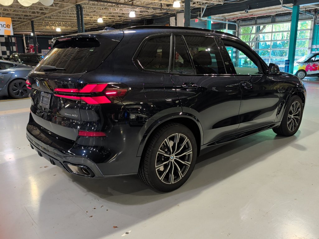 Certified 2024 BMW X5 xDrive40i w/ M Sport Package AWD/4WD image 12