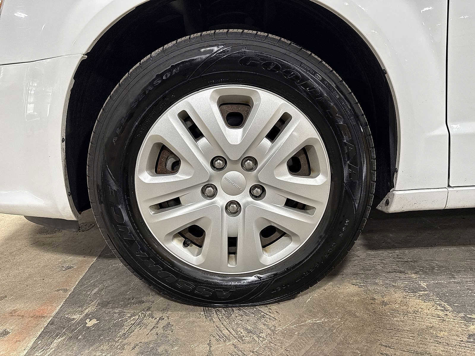 Used 2019 Dodge Grand Caravan SE w/ UConnect Hands-Free Group image 10