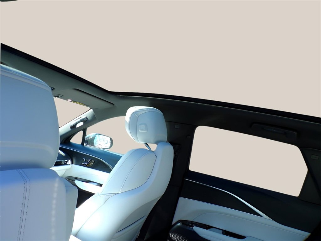 New 2025 Cadillac Lyriq Luxury image 8