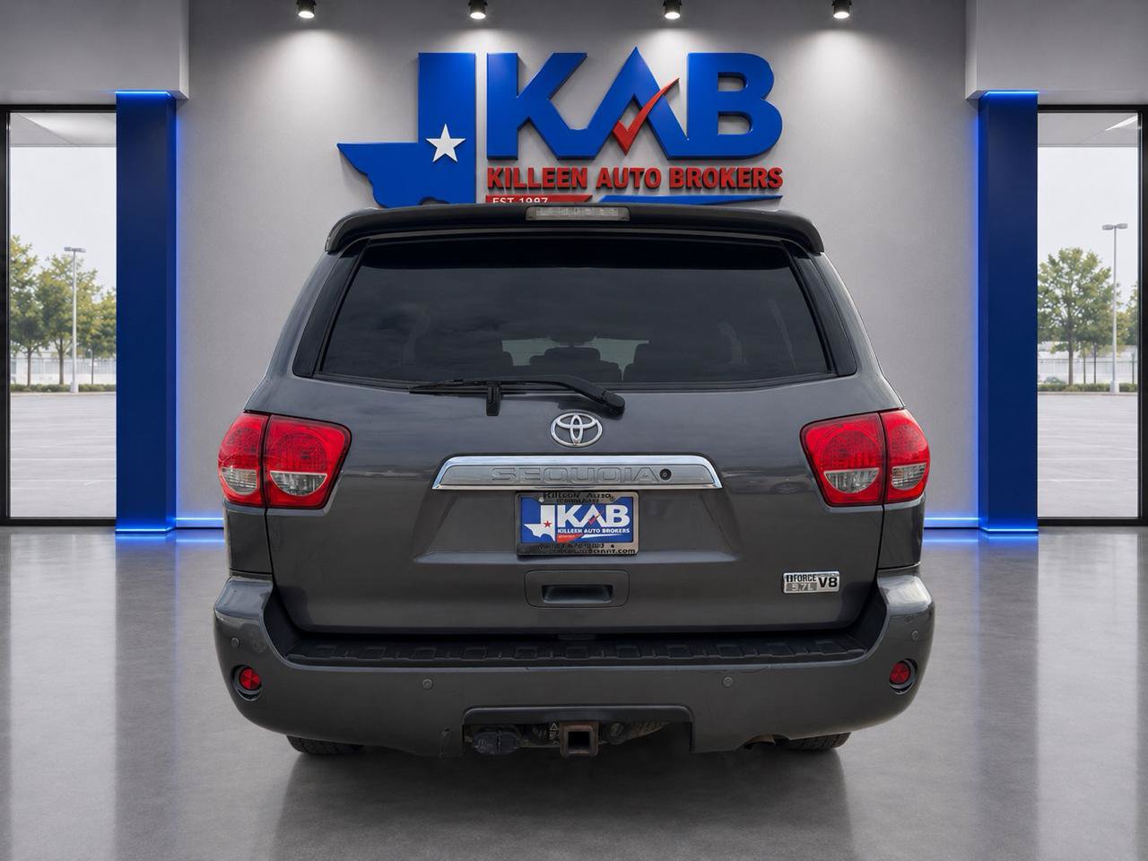 Used 2015 Toyota Sequoia Limited RWD image 4