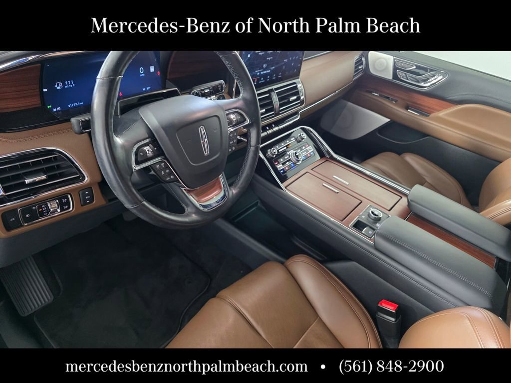 Used 2023 Lincoln Navigator Reserve image 10