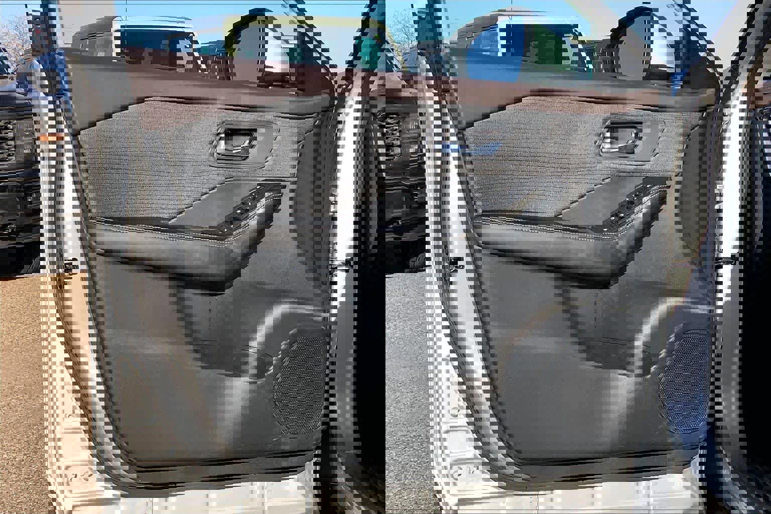 Used 2023 Nissan Rogue SV AWD/4WD image 22