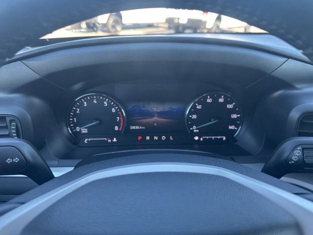 Used 2022 Ford Explorer XLT image 23