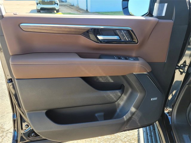 New 2026 Chevrolet Suburban High Country image 12