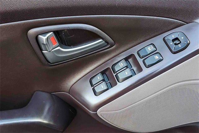 Used 2015 Hyundai Tucson Limited image 22