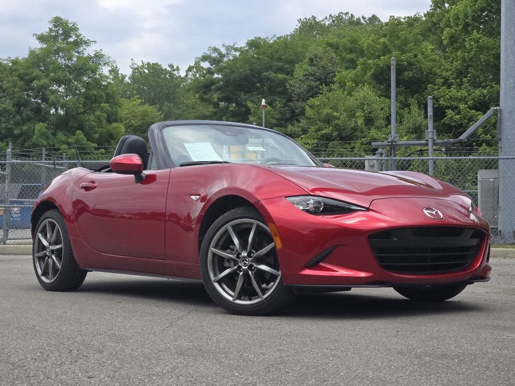 Used 2022 MAZDA MX-5 Miata Grand Touring RWD image 1