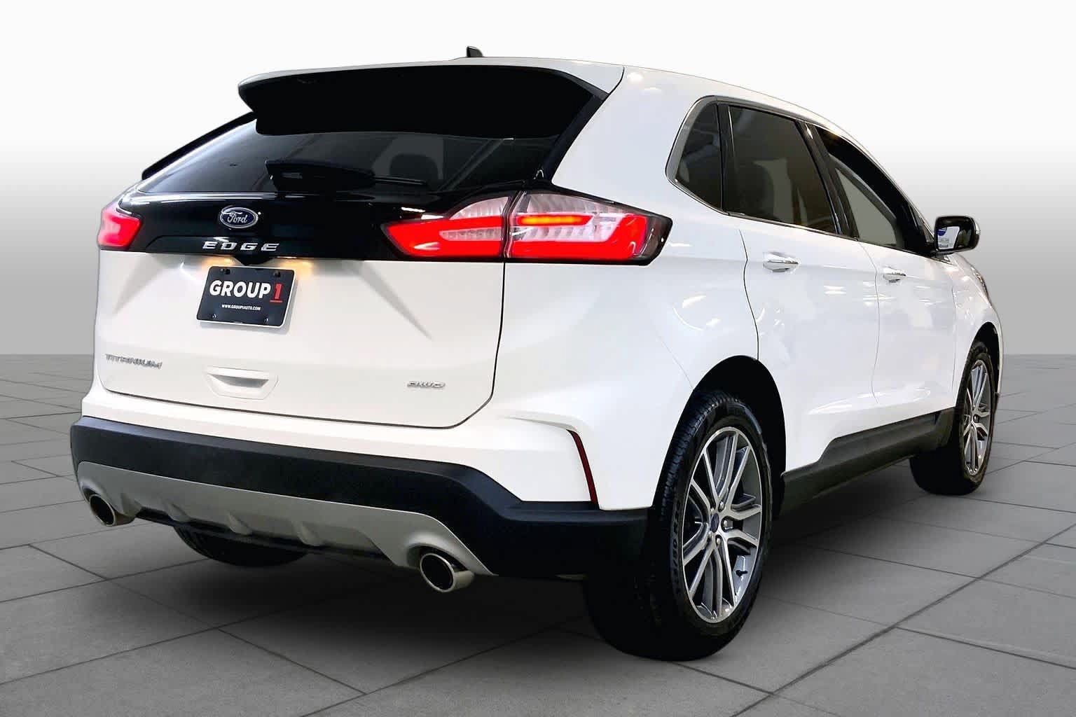 Used 2022 Ford Edge Titanium AWD/4WD image 12