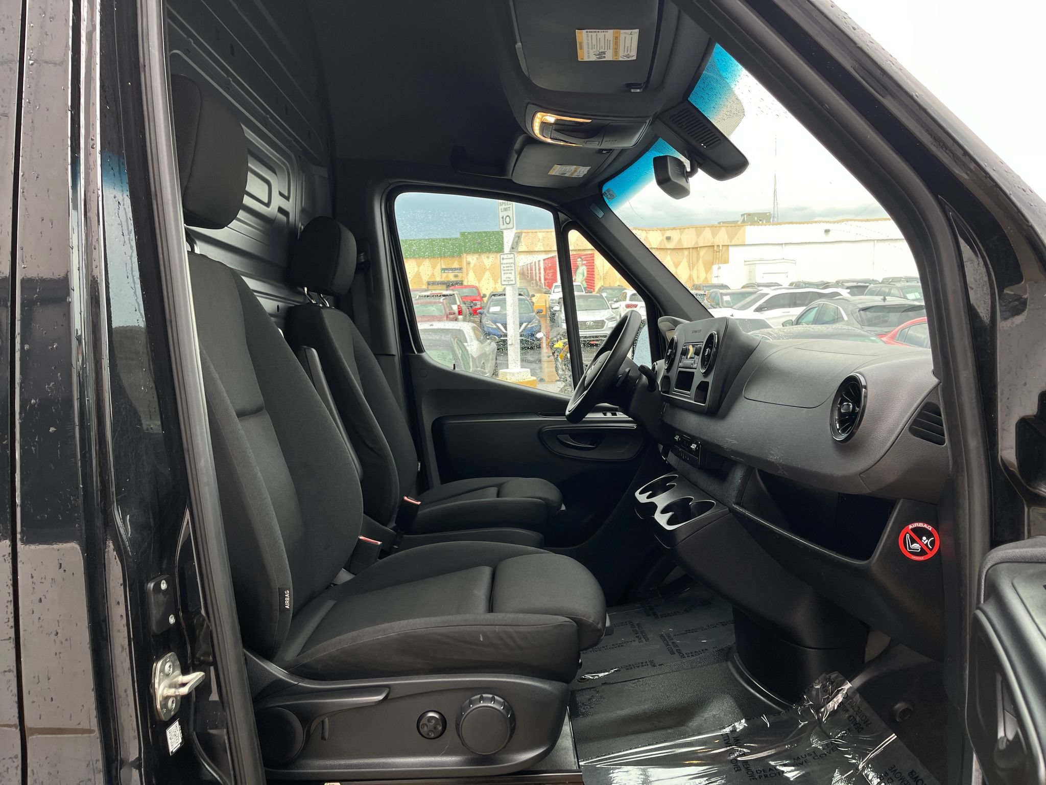 Used 2020 Mercedes-Benz Sprinter 2500 image 27
