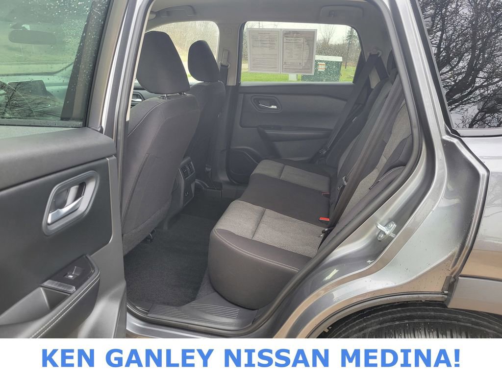 Certified 2025 Nissan Rogue SV FWD image 39