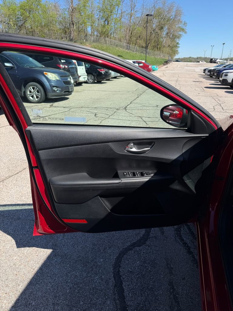 Used 2019 Kia Forte LXS FWD image 20