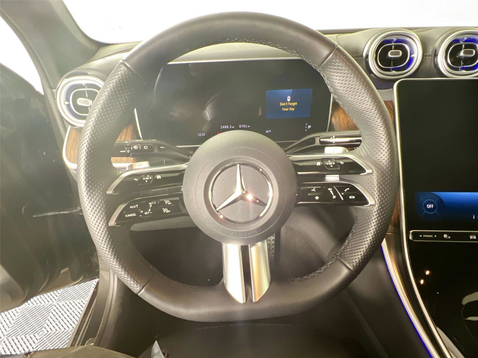 Used 2025 Mercedes-Benz GLC 300 4MATIC image 11