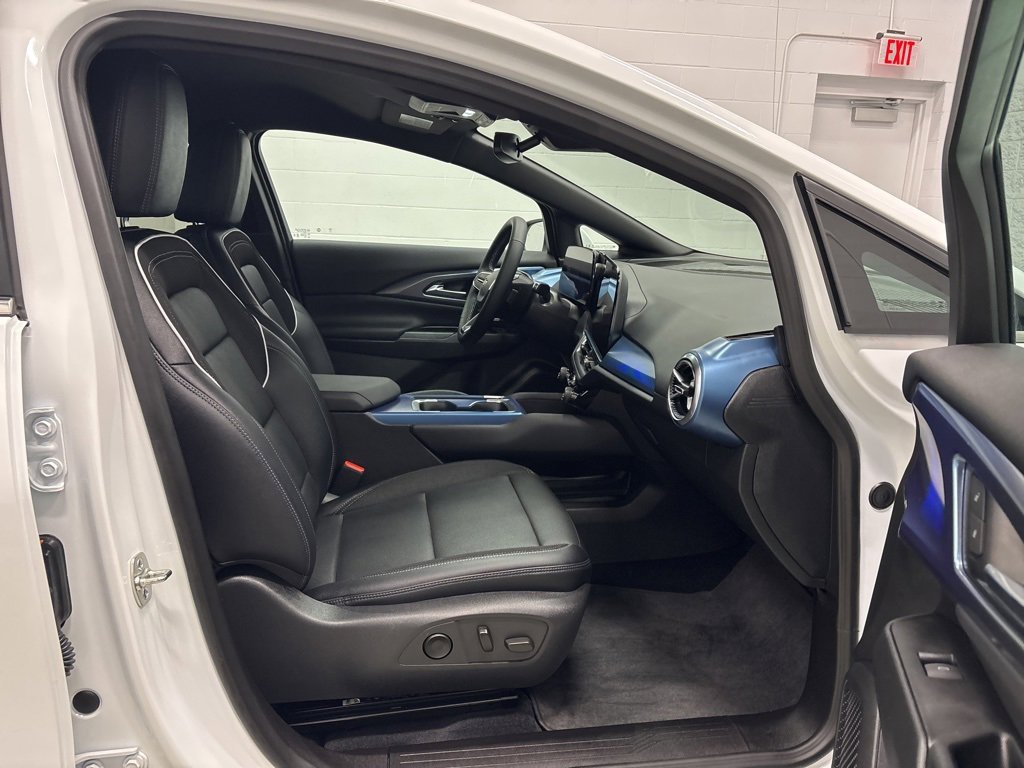 Used 2024 Chevrolet Equinox EV LT image 29