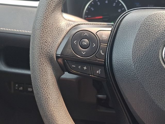 Used 2021 Toyota RAV4 LE AWD/4WD image 20